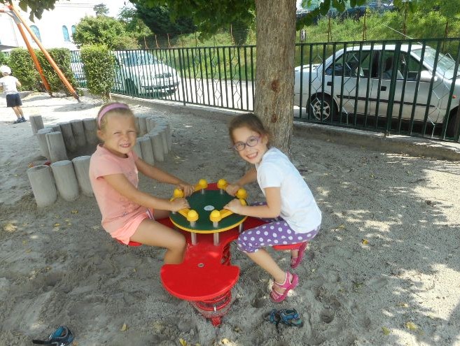 Új kültéri játékokat kaptunk! Köszönjük szépen!